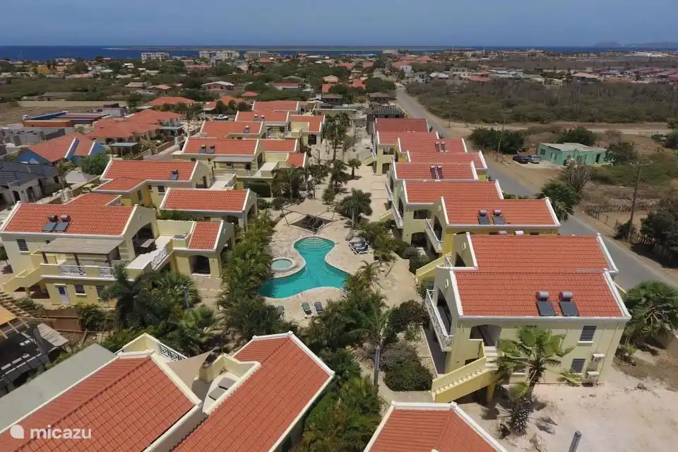 Resort Courtyard Village met gemeenschappelijk zwembad