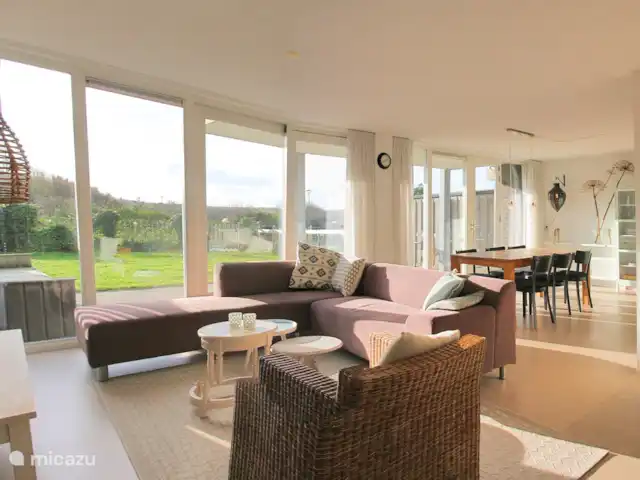 Beachlife 2 huren in Nederland, Noord-Holland, Callantsoog - vakantiehuis zithoek met tuinzicht