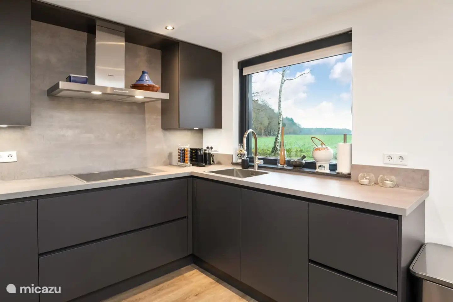 Die Küche hat einen Quooker