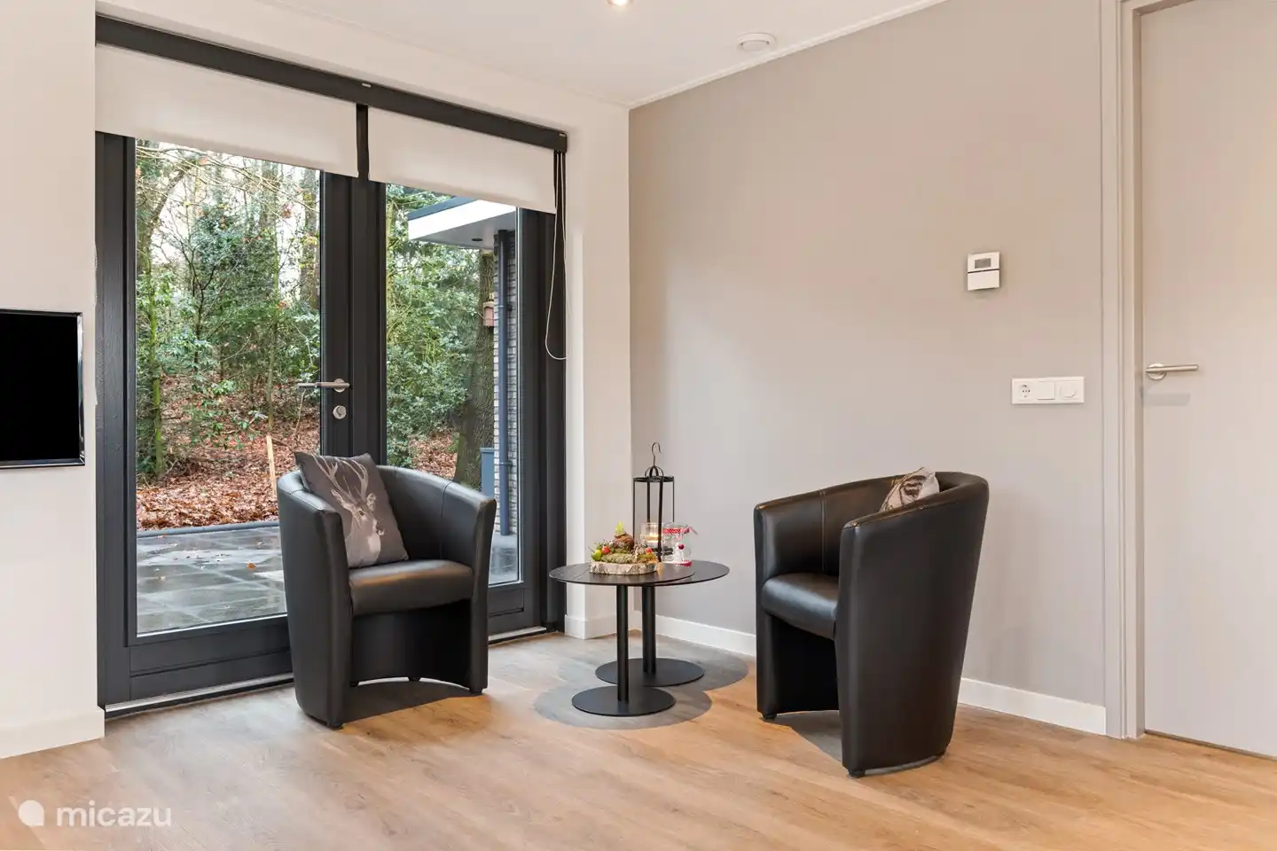 Sitzplatz mit Blick in den Garten