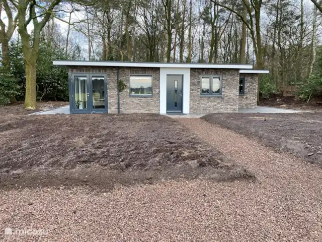 Bosrust huren in Nederland, Overijssel, Ommen - bungalow Vooraanzicht