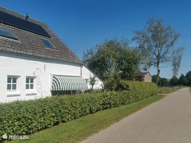 Wandelen, Nederland, Noord-Brabant, Deurne, boerderij Nummertien Wandelen, Nederland, Noord-Brabant, Deurne, boerderij Nummertien