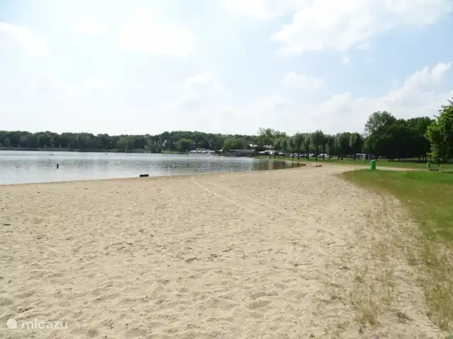 Vista despejada de la playa y del agua para nadar  en Países Bajos, Güeldres, Ewijk - casa vacacional