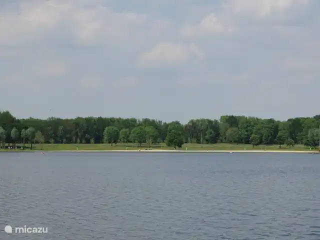 Vista despejada de la playa y del agua para nadar  en Países Bajos, Güeldres, Ewijk - casa vacacional