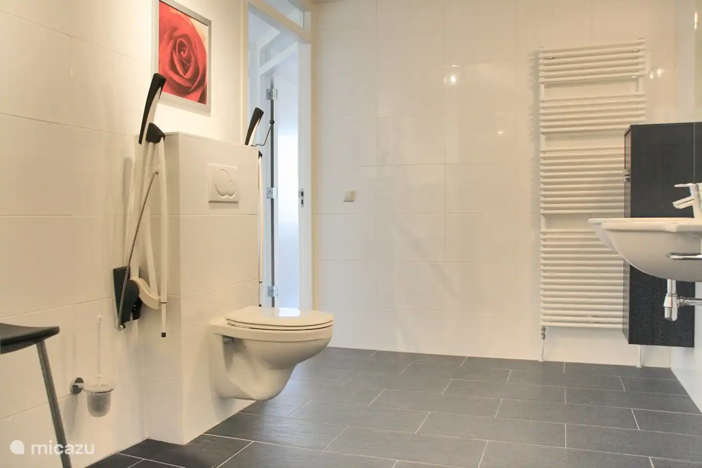 Badezimmer sehr behindertengerecht