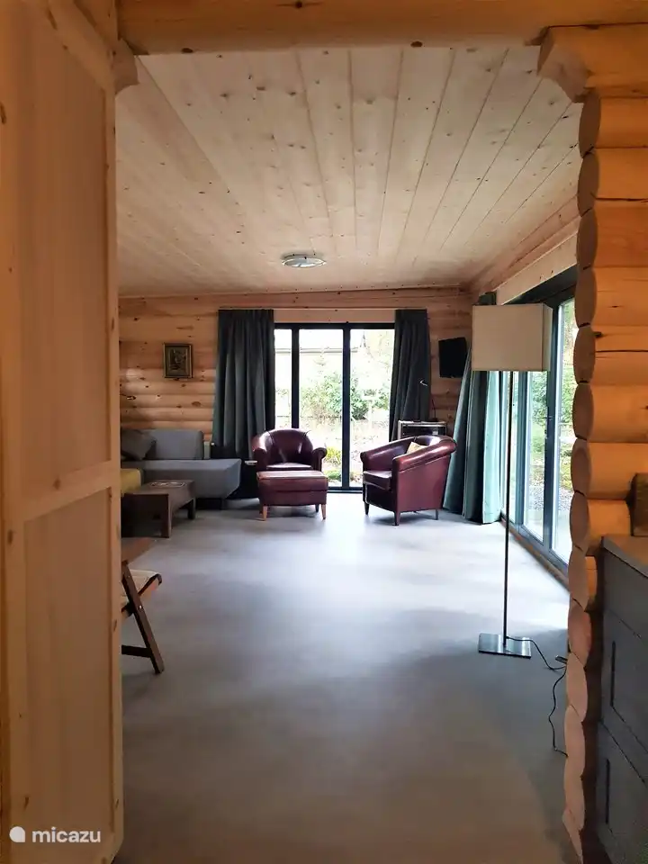 Wohnzimmer von der Küche aus gesehen