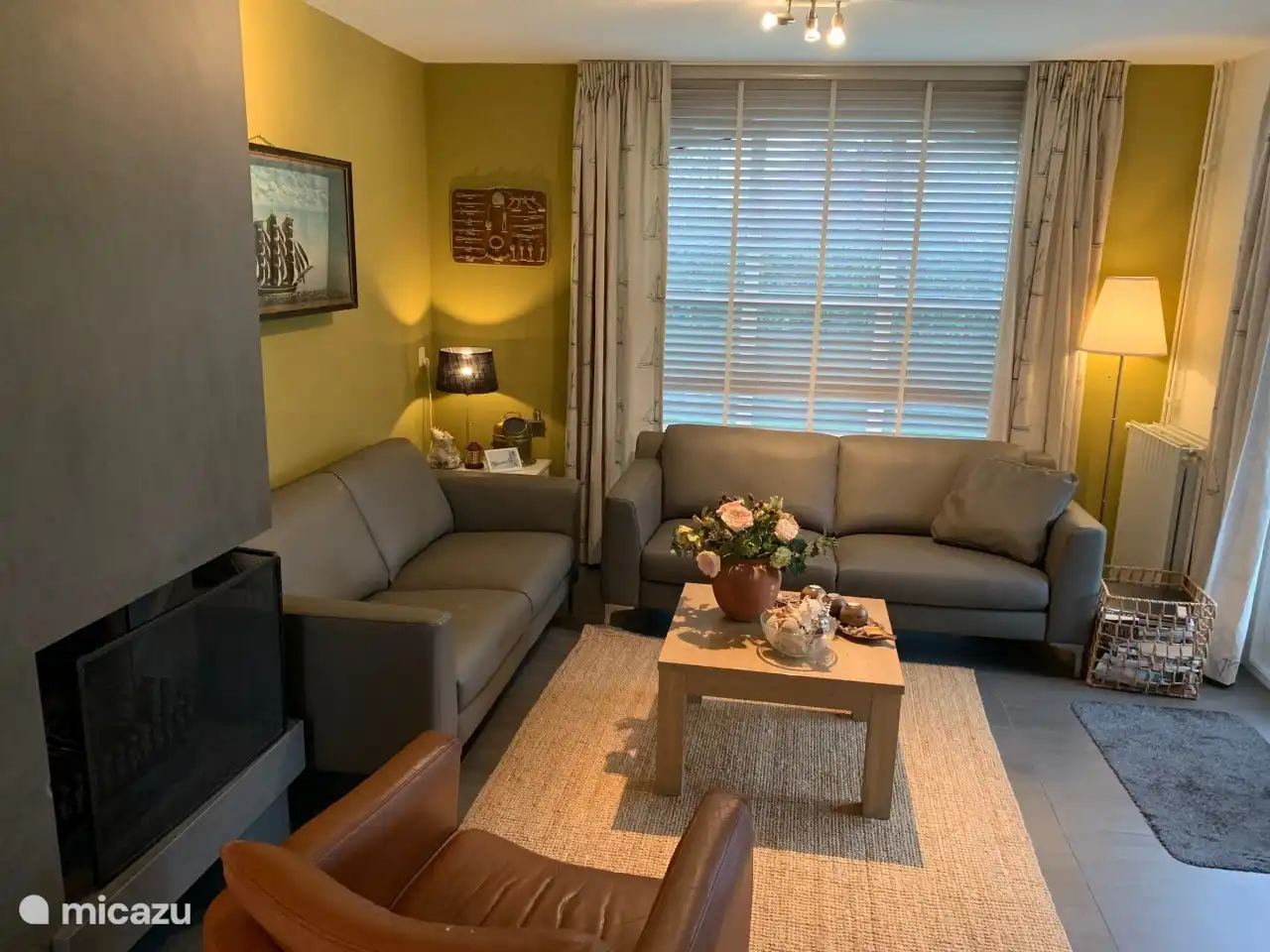 Gezellige woonkamer met nieuwe lederen Montel meubels