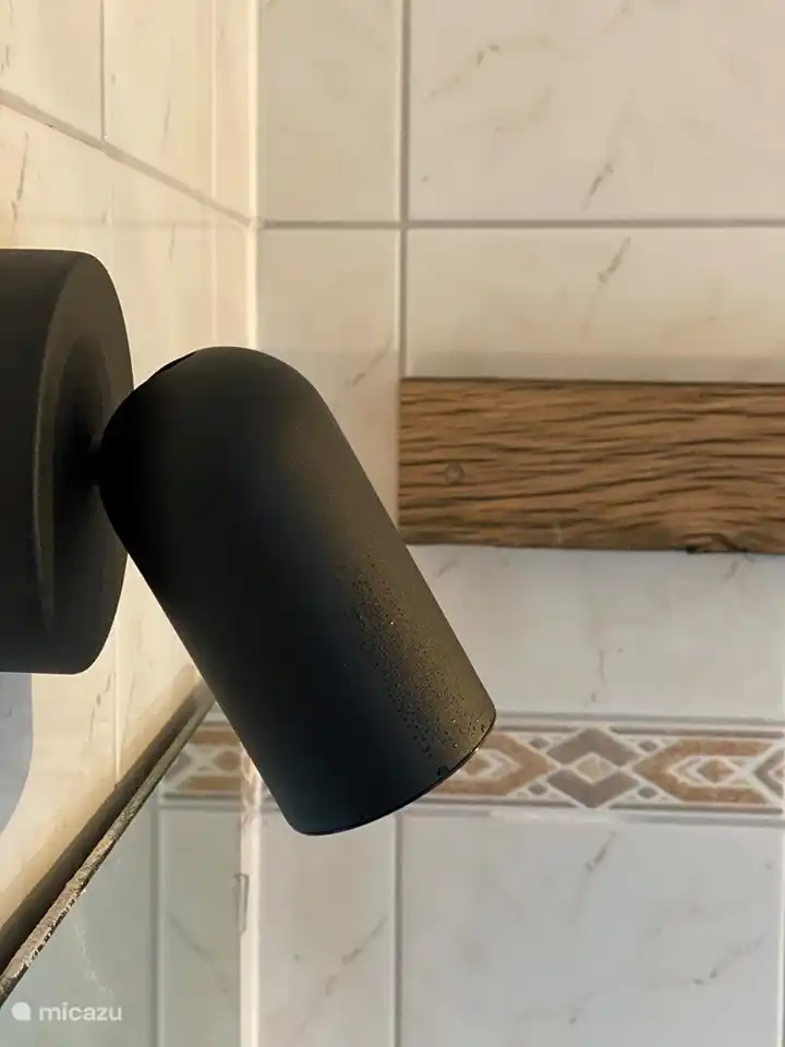 Nieuwe materialen in de badkamer en wasmachine.