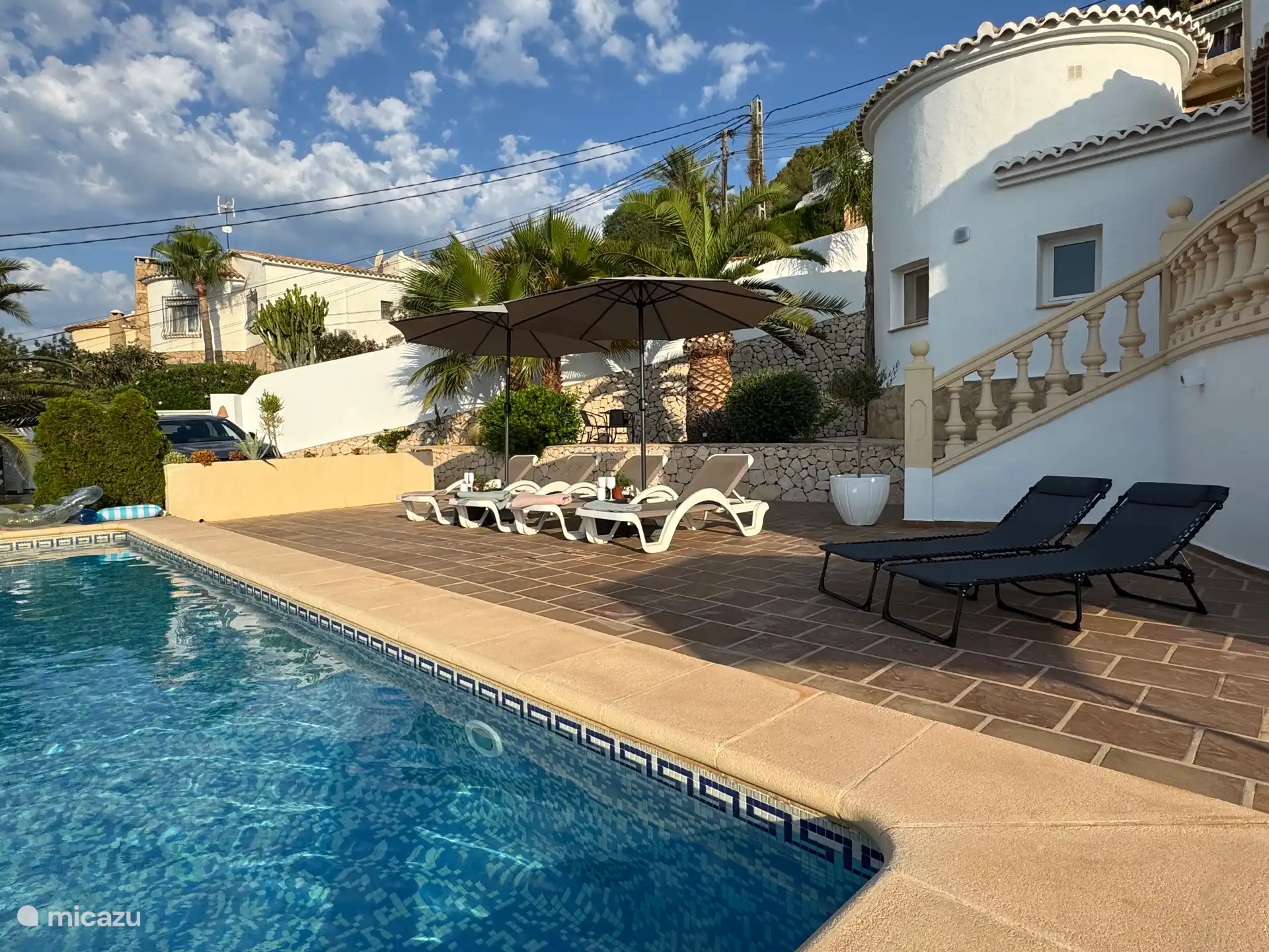 Terrace, swimming pool and access with parking
