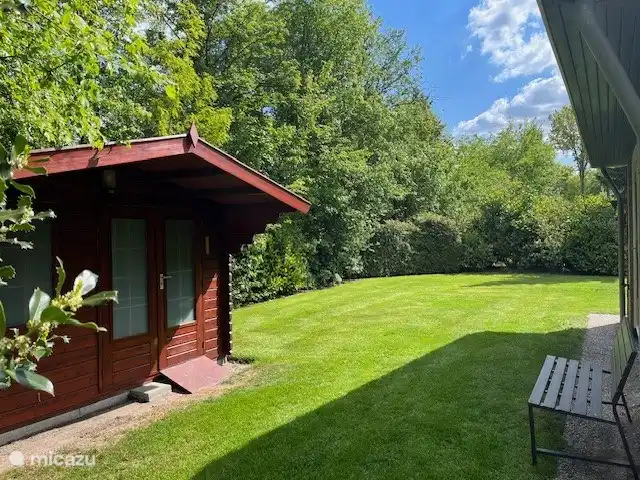 Location de Vacances Pays-Bas, Overijssel, Denekamp, bungalow - Twents Goed abri de jardin - jardin à l'arrière