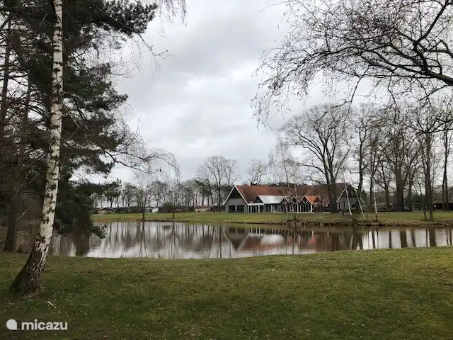 Location de Vacances Pays-Bas, Overijssel, Denekamp, bungalow - Twents Goed Étang au restaurant Fox