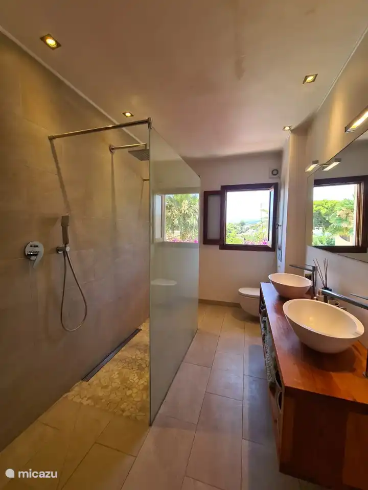 Salle de bain à l'étage