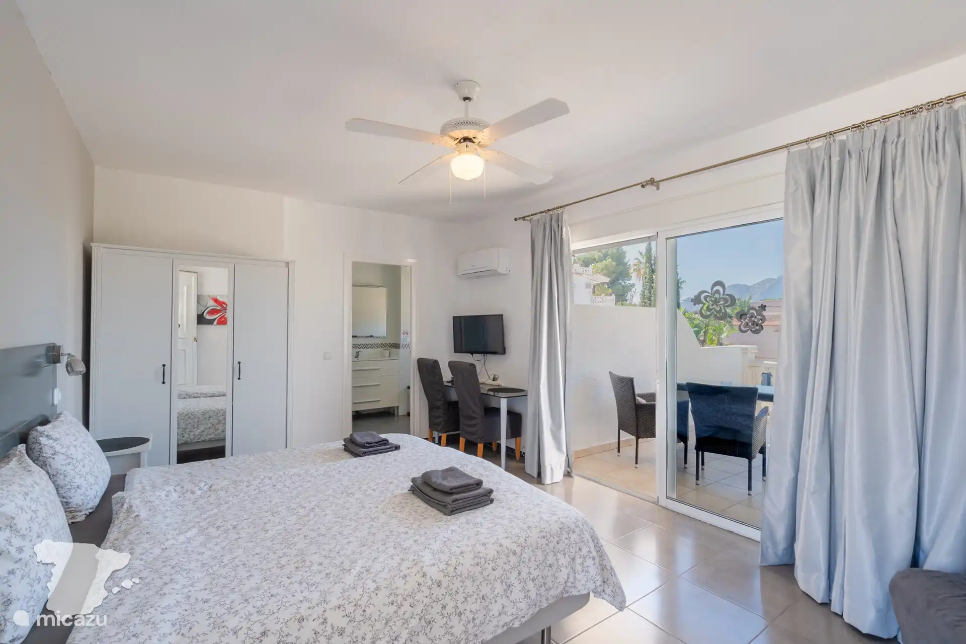 Studio indépendant 1 - à l'étage - avec balcon privatif