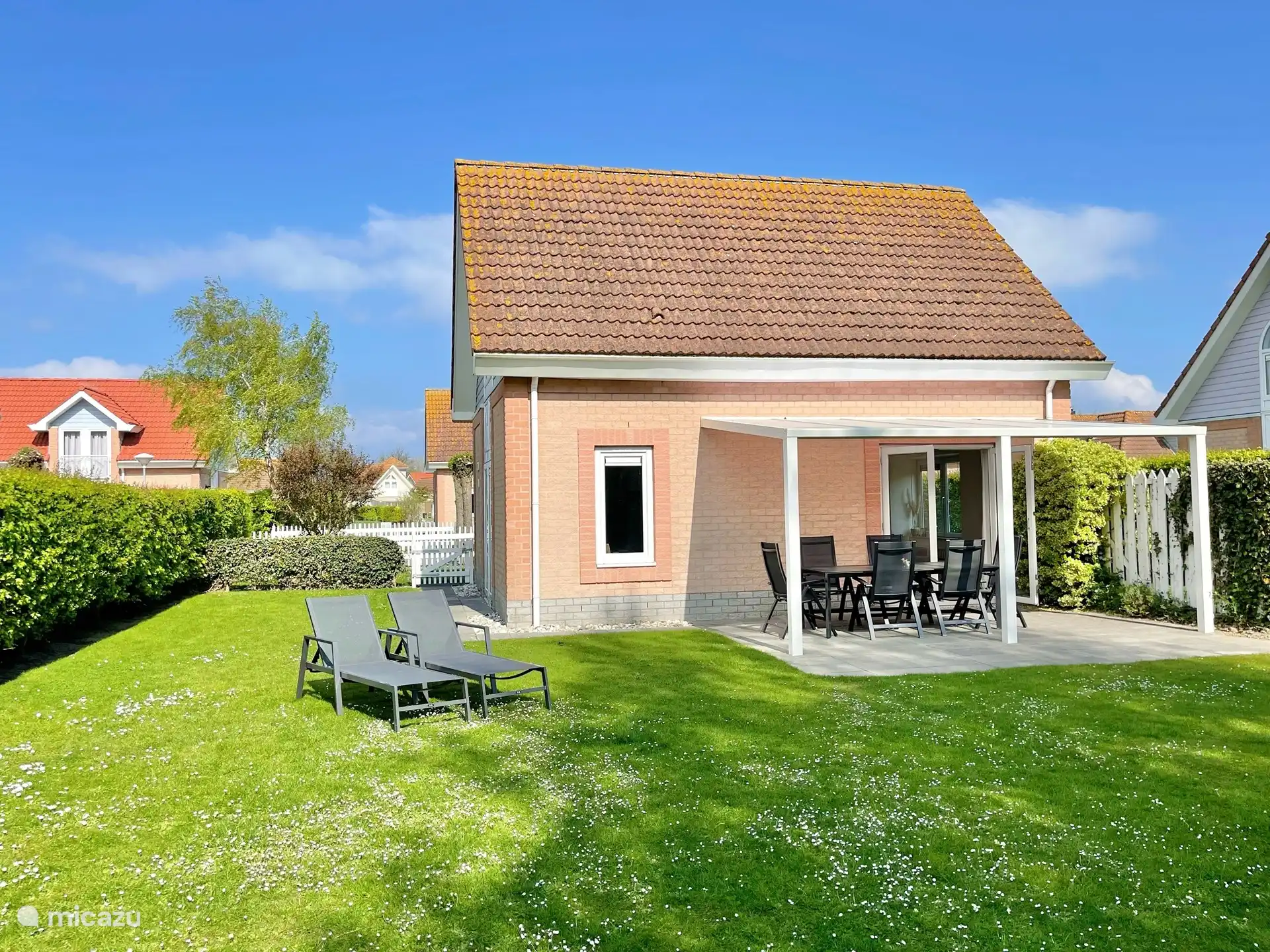 Tuin met fijne veranda