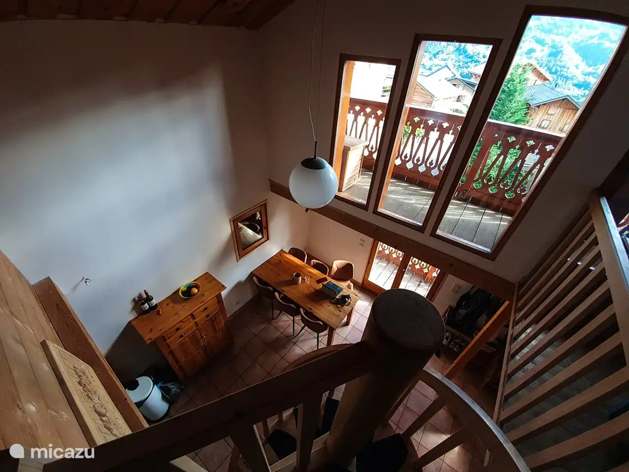 Comedor visto desde el altillo