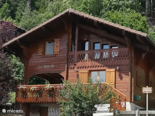La Sittelle - été comme hiver | France, Haute-Savoie, Verchaix - chalet Vue de face de La Sittelle en été