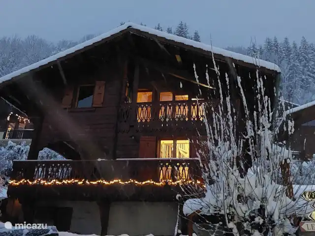 La Sittelle - été comme hiver | France, Haute-Savoie, Verchaix - chalet Hiver, crépuscule