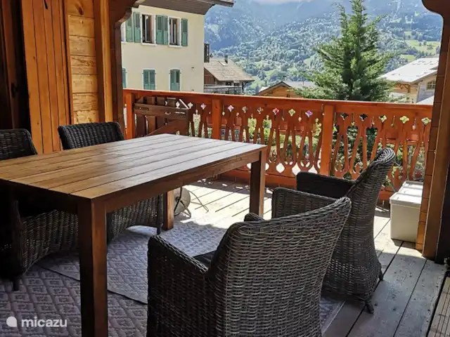 La Sittelle - été comme hiver | France, Haute-Savoie, Verchaix - chalet Terrasse couverte