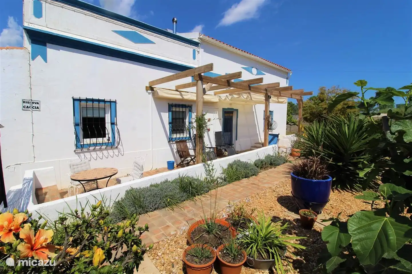 Casinha Formosa in Portugal, Algarve, Moncarapacho - Villa