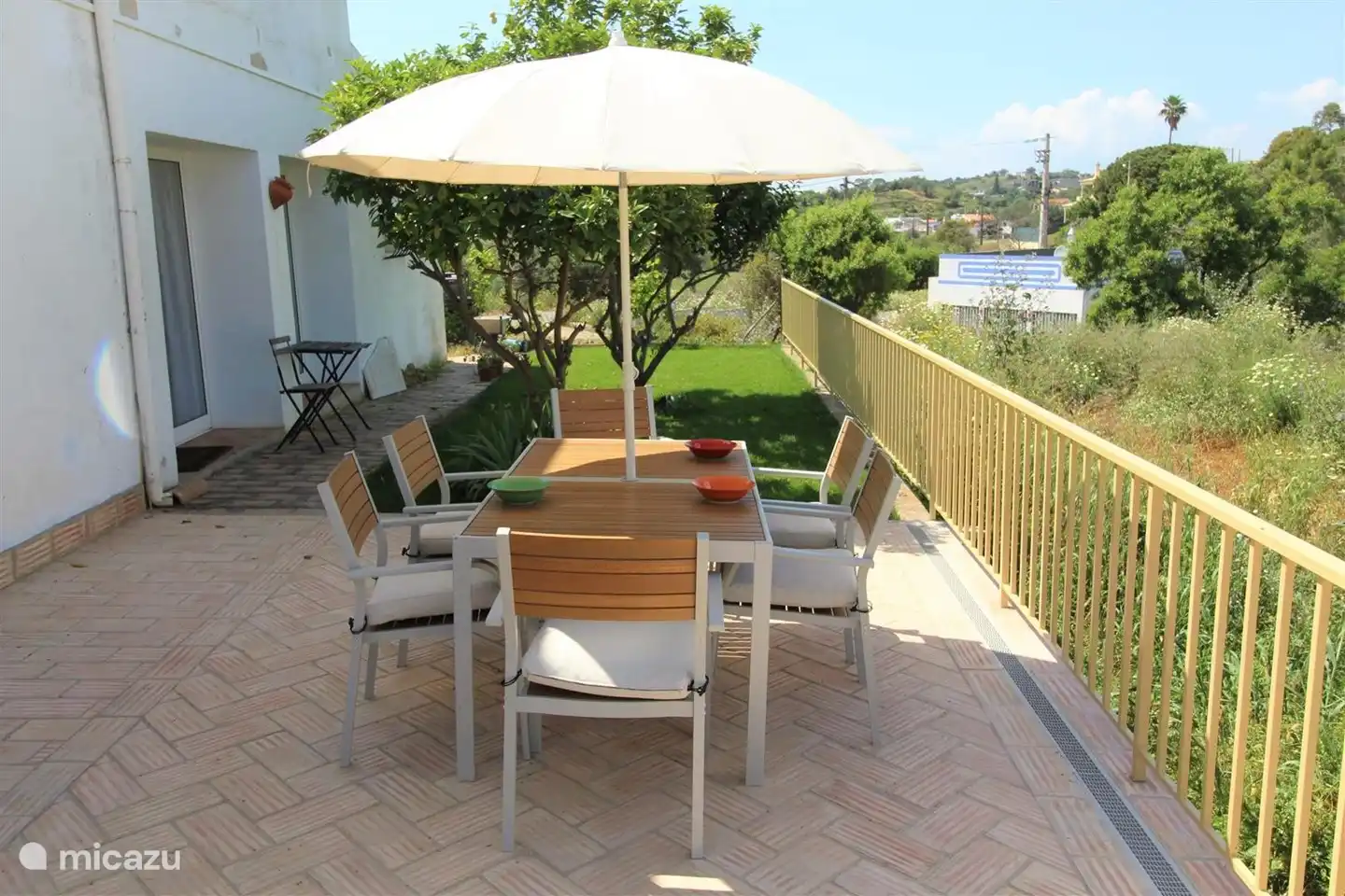 Terrasse auf der Rückseite