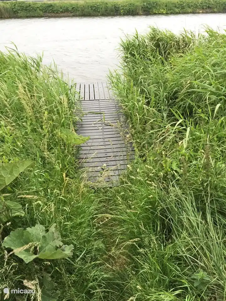 Der Noordholland-Kanal, in dem Sie eine Angelrute werfen können