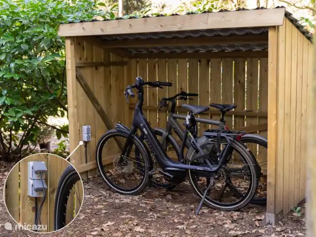 Chalet dans les bois | Pays-Bas, Gueldre, Groesbeek - chalet Dans le jardin un abri vélo avec 2 prises