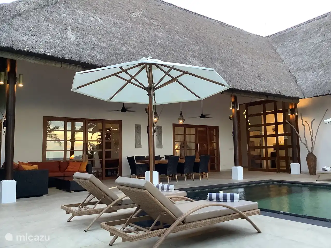 Blick vom großen Pavillon