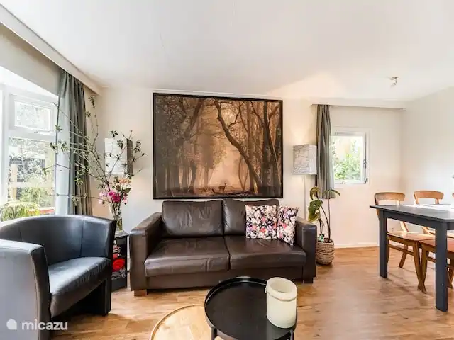 chalet, Garderen, Gelderland, Niederlande - Das Eichhörnchen