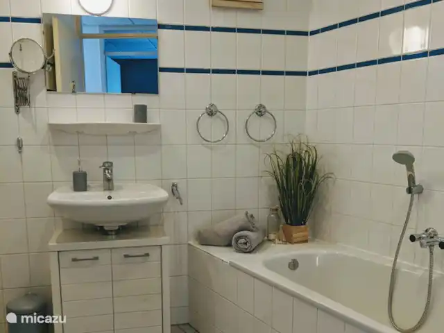 Location de Vacances Pays-Bas, Hollande du Nord, Julianadorp aan Zee, appartement - Windkracht 13 salle de bain avec baignoire