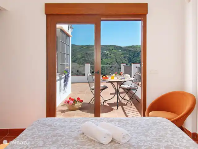Villa Las Palomeras | Espagne, Costa del Sol, Comares - villa Une des chambres, avec portes patio donnant sur la terrasse et vue exceptionnelle !