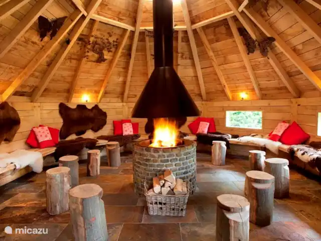 el brasero en Países Bajos, Overijssel, Losser - casa vacacional Dentro de la kota finlandesa.