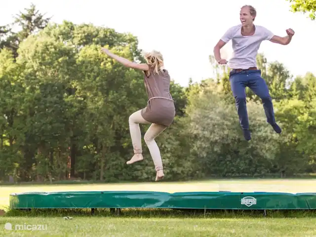 el brasero en Países Bajos, Overijssel, Losser - casa vacacional trampolín