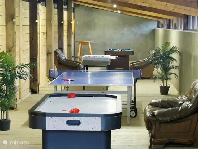 el brasero en Países Bajos, Overijssel, Losser - casa vacacional Zona de juegos cubierta