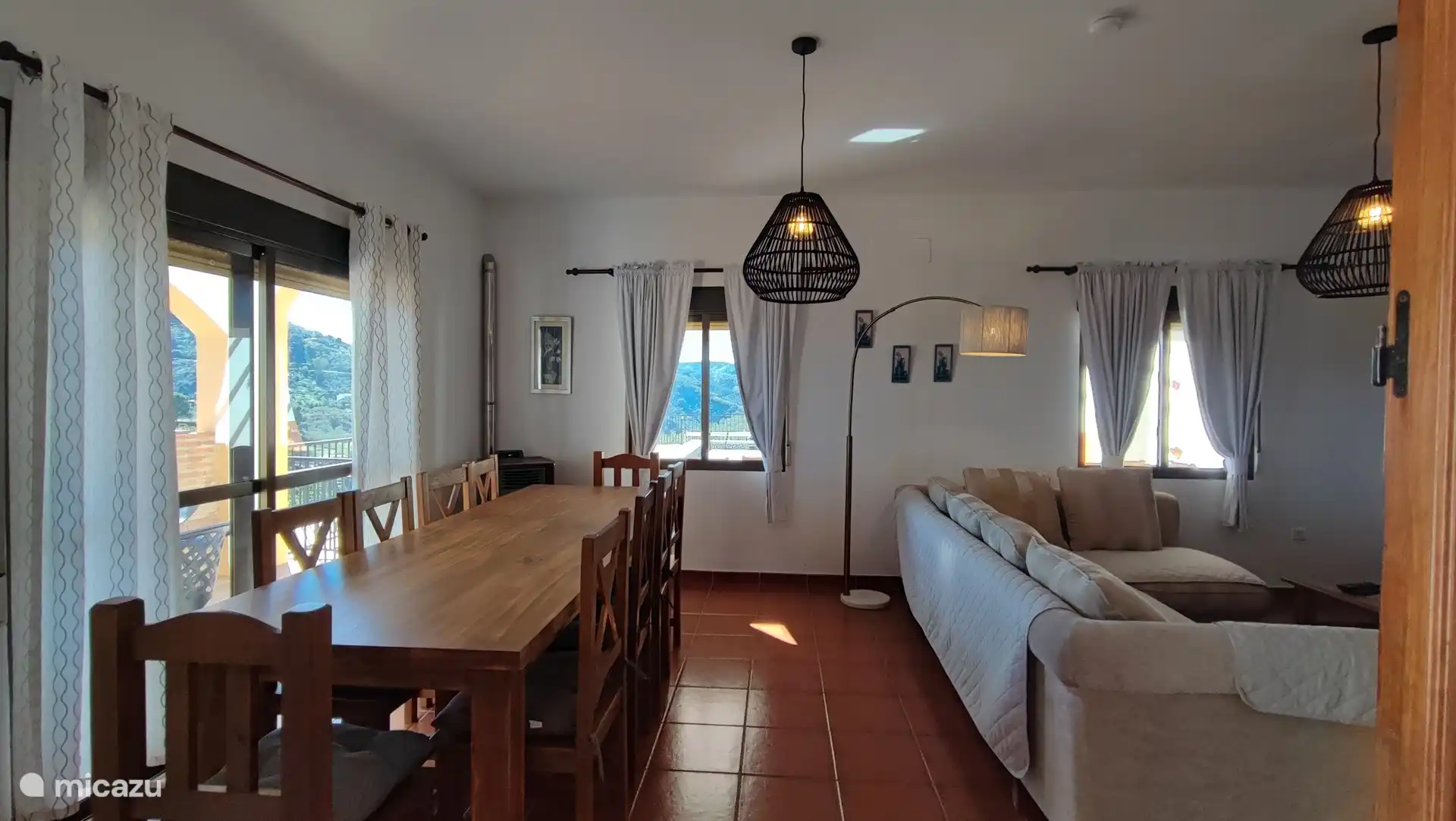 Essbereiche im Innen- und Außenbereich!