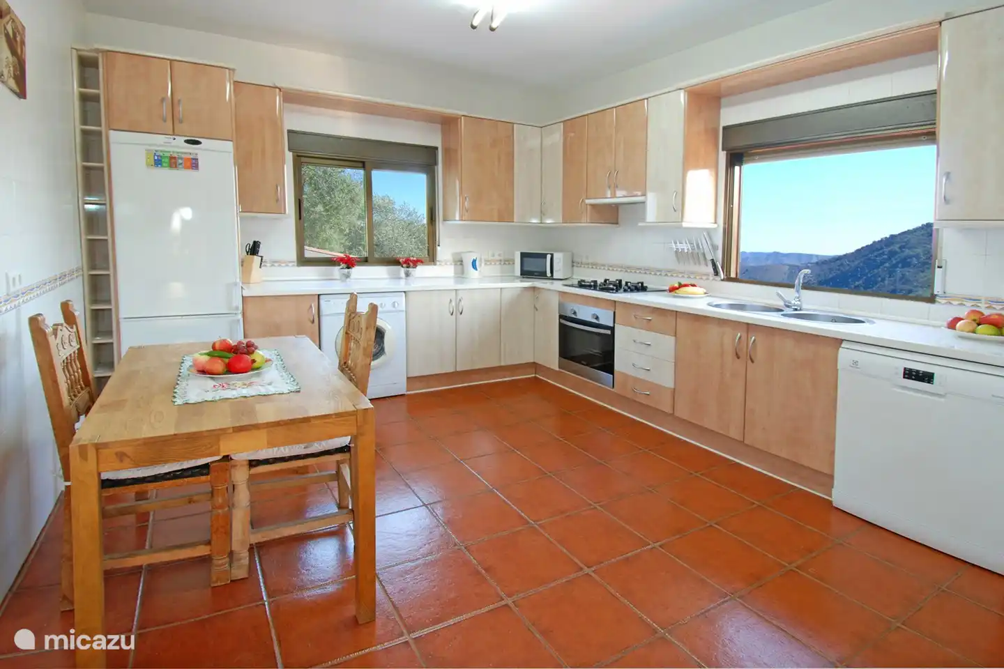 Riesige Küche mit unglaublicher Aussicht!