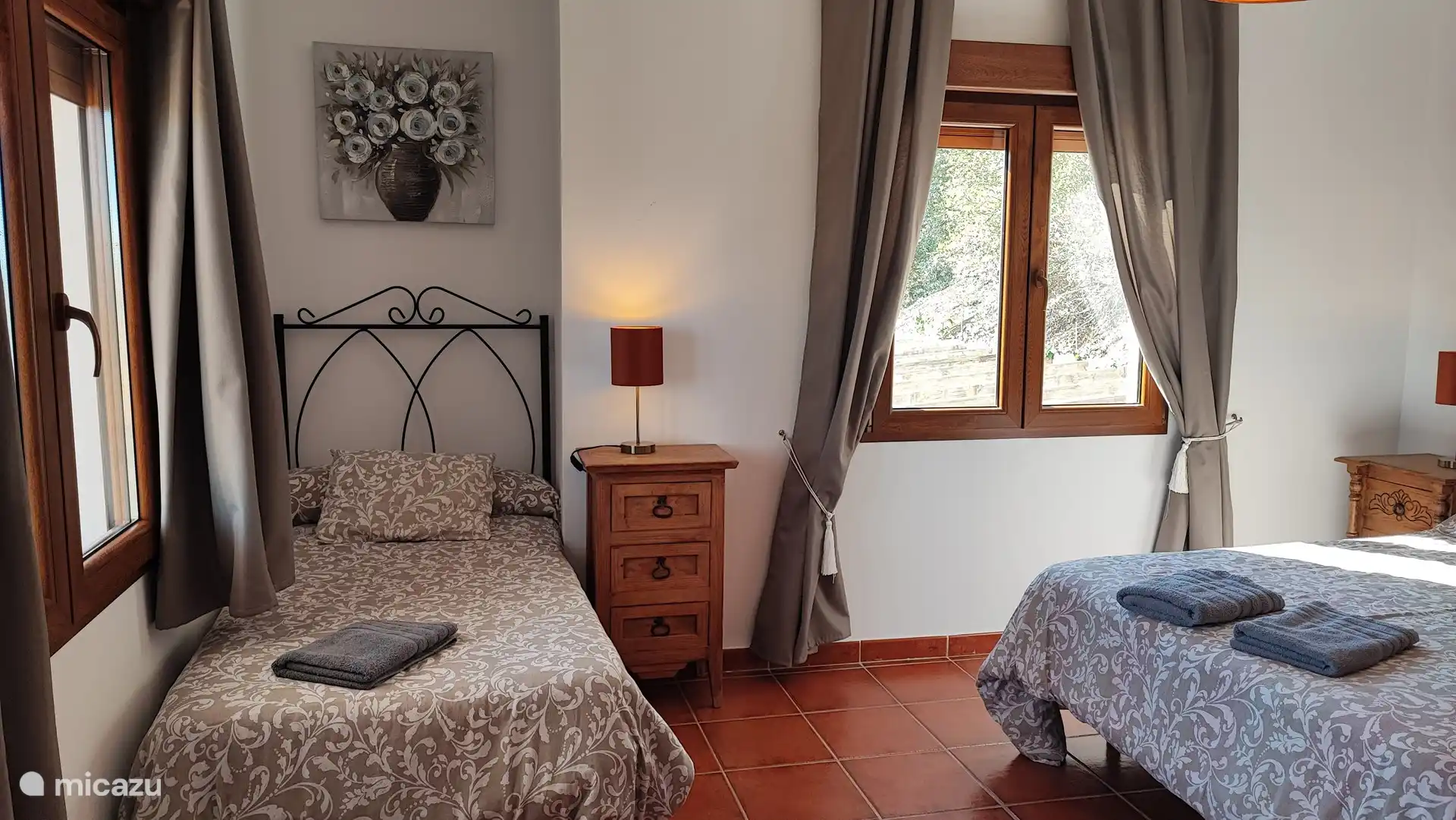 Ein weiteres charmantes Schlafzimmer. 