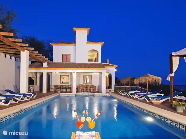 Villa José 2 en España, Costa del Sol, Comares - villa Villa José Dos de noche.