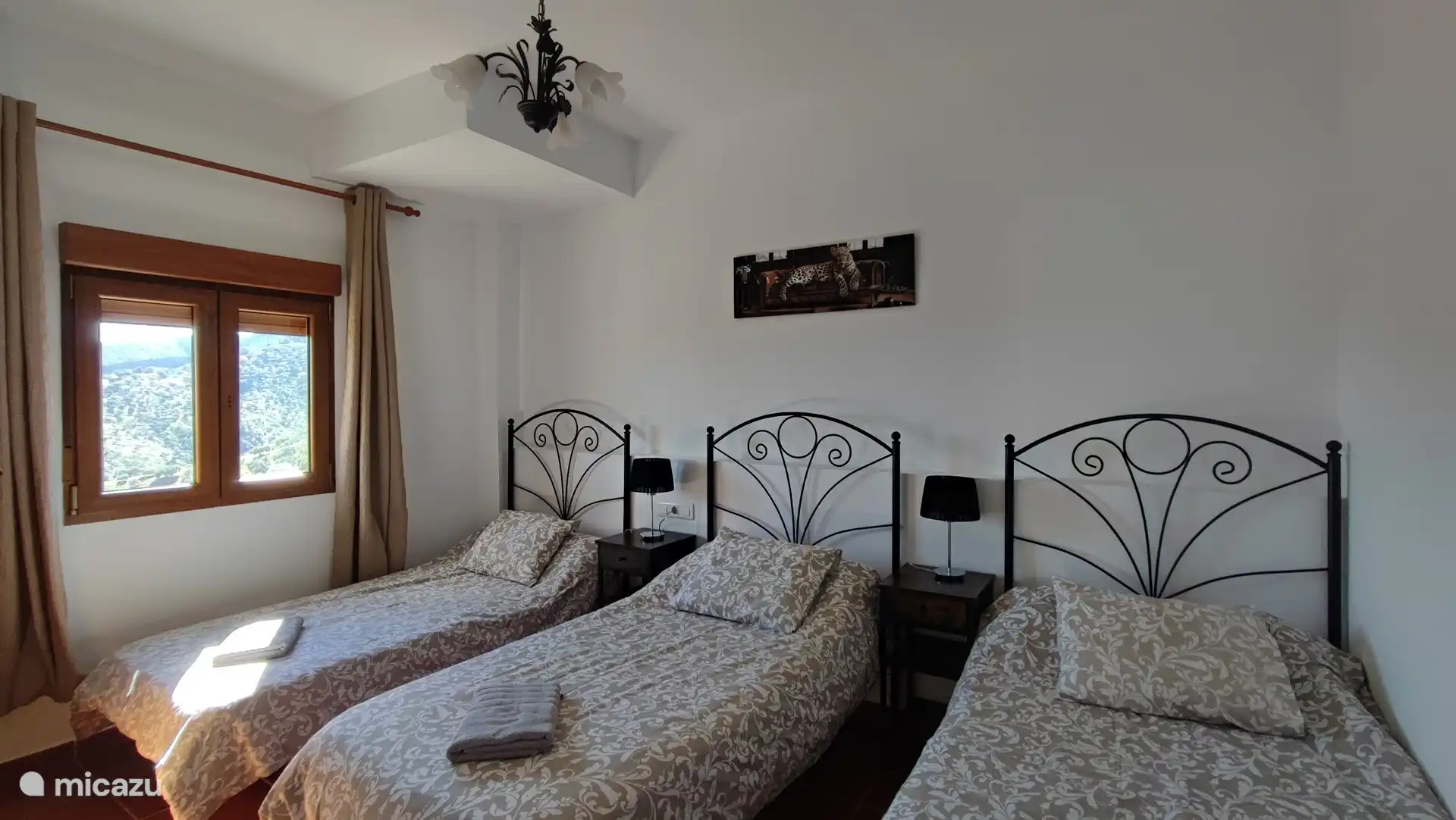 Anderes Zimmer in der Wohnung mit 3 Einzelbetten