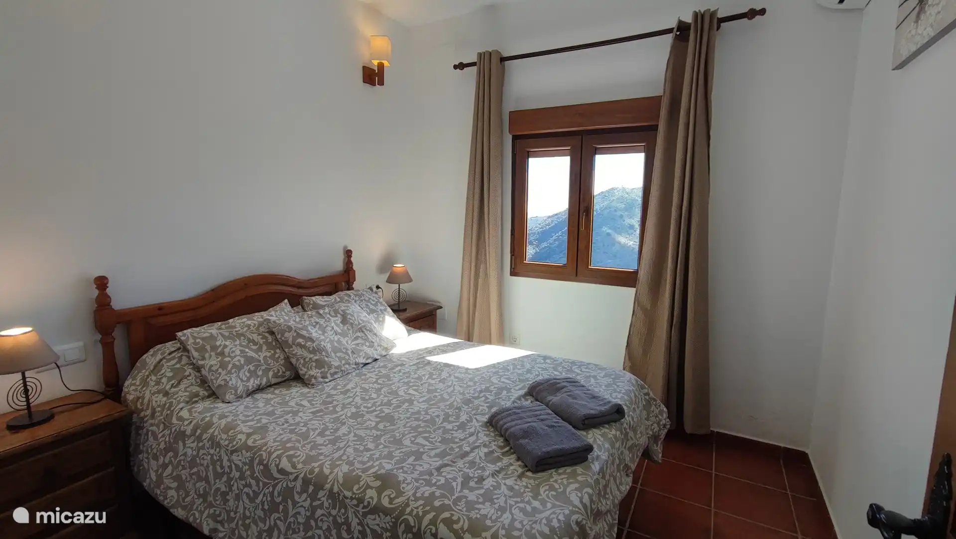 Doppelzimmer in der Wohnung mit herrlichem Bergblick