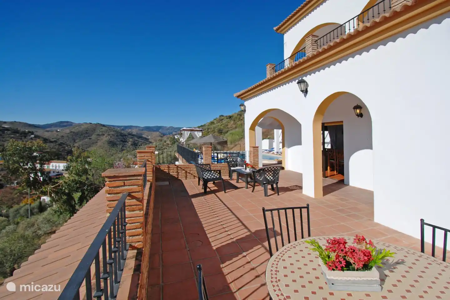 Ihre Villa mit Terrassen, Aussicht, privatem Pool, Grill und Chill-Out-Zone.