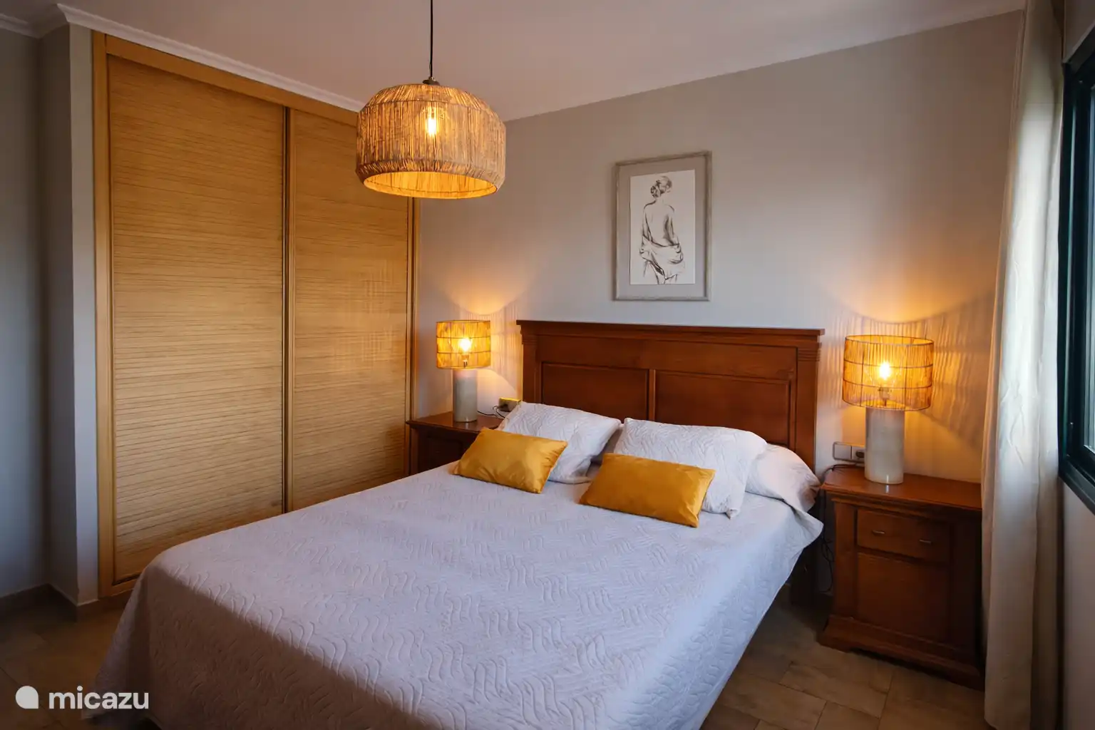 In den Schlafzimmern gibt es viel Stauraum. 