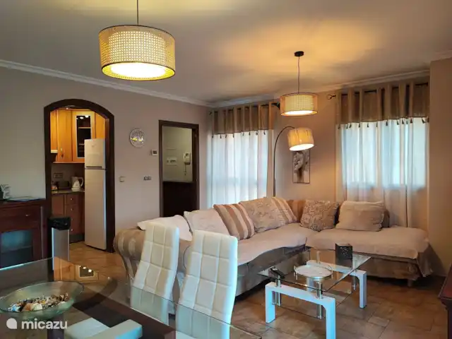 Isla de Benalmádena 1 en España, Costa del Sol, Benalmádena - penthouse El luminoso y espacioso salón/comedor.