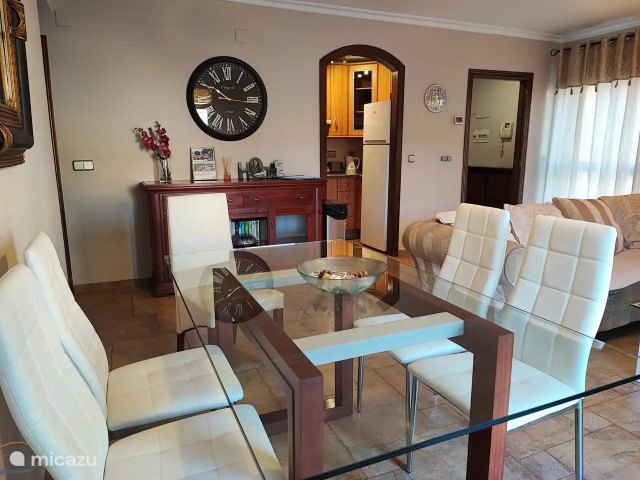 Gemütliches Esszimmer.