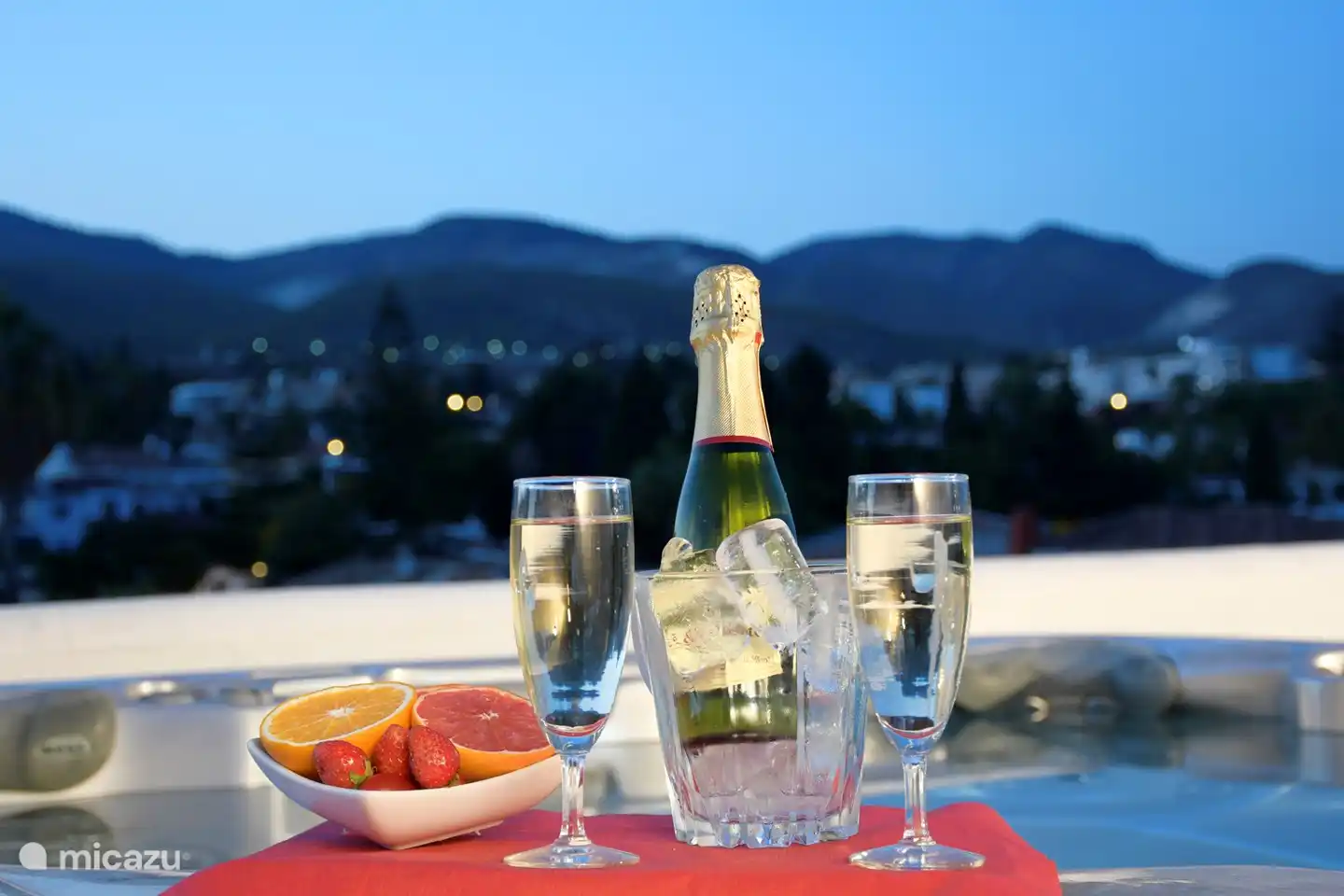 Ihr Glas Wein am Abend, in einem perfekten Rahmen.