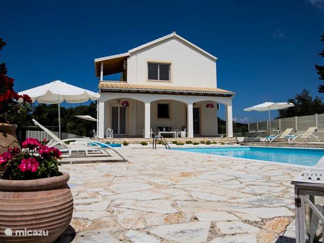 Vakantiehuis Griekenland – villa Fedrita / verwarmd zwembad