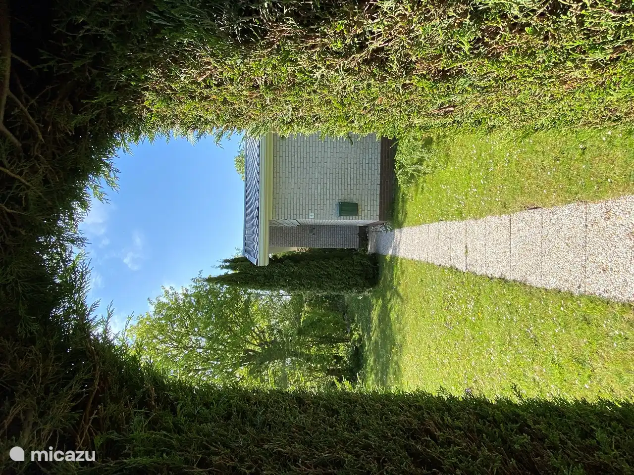 Gehweg zur Haustür von der Straße