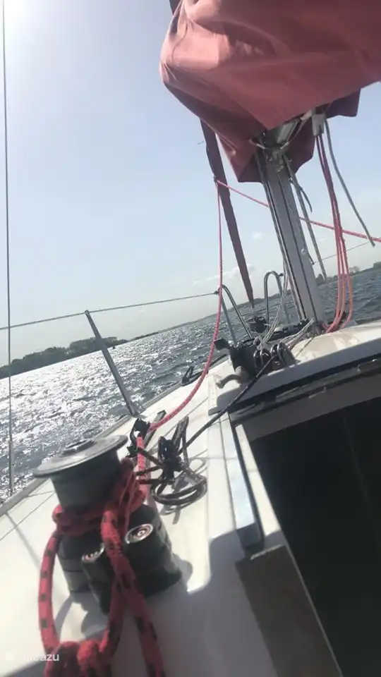 Wassersport am Veerse See. Ein (Segel-) Boot mieten, Wasserski fahren, Kanu fahren, surfen, paddeln oder einfach nur schwimmen - alles ist möglich!