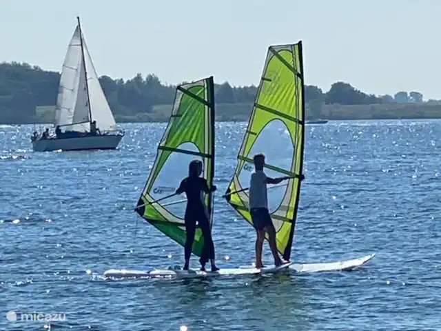 Bungalow Ruiterplaat avec intimité | Pays-Bas, Zélande, Kamperland - maison de vacances Il existe de nombreux sports nautiques. Location de bateau, voilier ou bateau électrique, ski nautique ou surf.