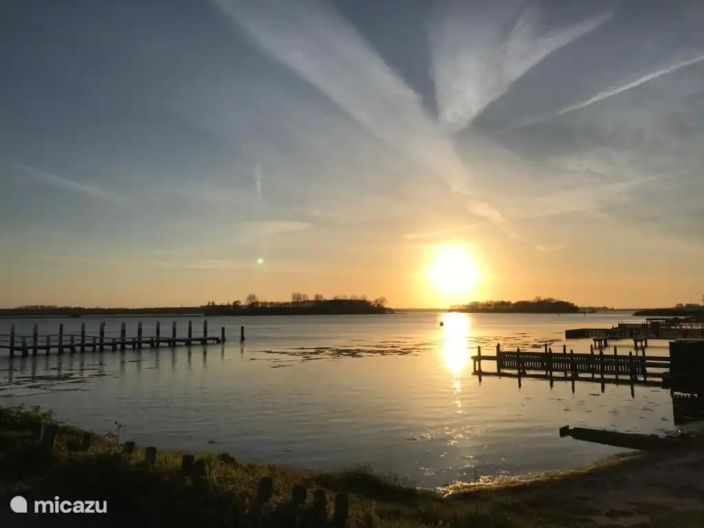 Veerse Meer Kamperland op 2 km afstand van het vakantiehuisje ongeveer