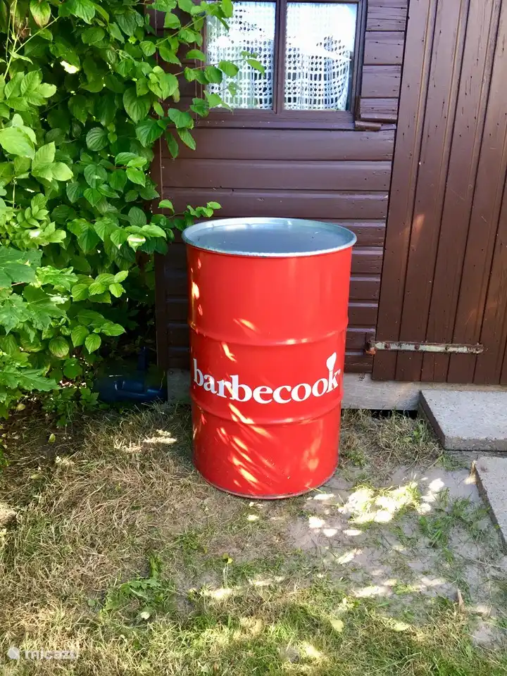 Bei schönem Wetter kann der Grill angezündet werden!